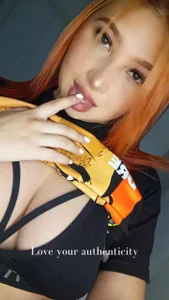 Eyleen_24at home图片