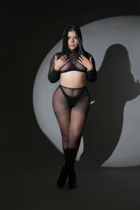 _PARISI_ hot top🔥 Immagine 