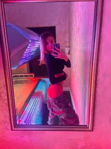 ButterflyLeah kullanıcısının I get tanned, but lacking of vitamin D 💊😏 albümü -  4 fotoğraf