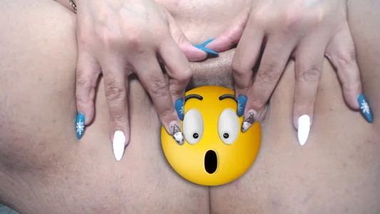 zoe_hotxxx nails Pic 4