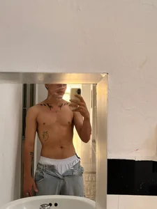 danii_rivasのPublicの 4枚の写真