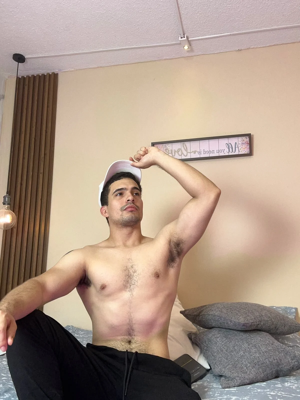 tanner-hard_ come and enjoy 💜 Foto