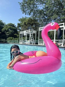 Liisaa_Kiss: In the pool😍 ( 3 фото)