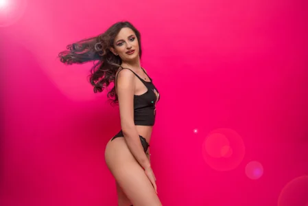 AnnaHarperX kullanıcısının Meet the Screamer Unicorn albümü -  2 fotoğraf