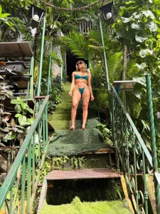 maryy_campbell_: Does it feel good to be in nature?🍃 ( 2 фото)