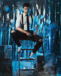 Ian_Daviz Christmas celebration. 🩵 Pic 3