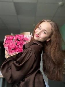 Julie_Lamb Me and the flowers Bilde 3