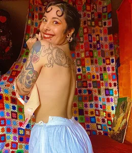 VitriholycのJ’ai deux amoursの 6枚の写真