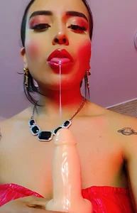 MeliizaQueen sucking my dildo Immagine  3