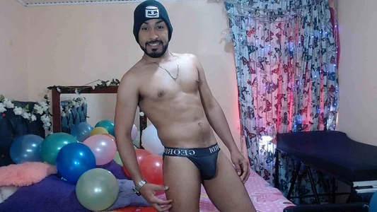 Leo_hot4005 Public Pic 6