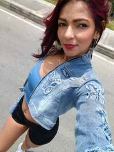 HannaPetit Outdoor Photos Pic 5