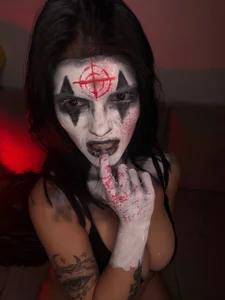 HotMollyX Spooky and horny? 💦😈 Pic 6