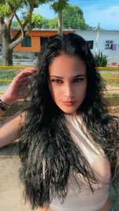 Katia_Lina Public Pic 4