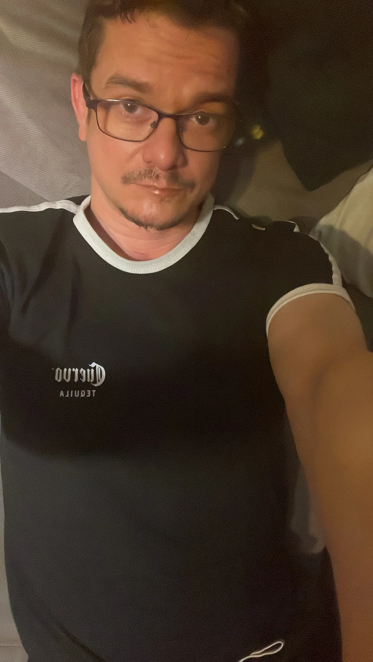 Трендове зображення  1444 deskriptive