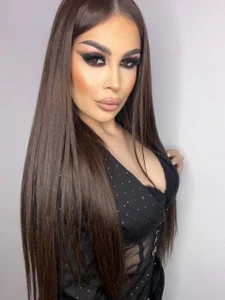 amiraroshen 🔥🔥🔥 Pic 2