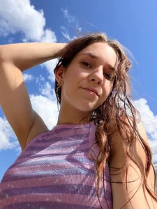 PetraHambelton Lavender sky ☁️ Pic 3