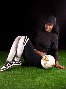 Tahira_21_ kullanıcısının a sexy referee ⚽🔥 albümü -  2 fotoğraf