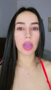 YaraDuartee: Public ( 3 фото)