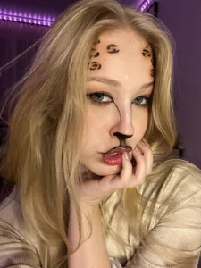 AmyLouWoodのPublicの 2枚の写真