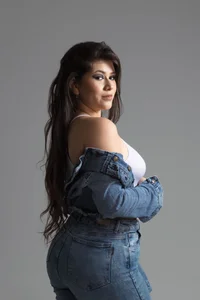 EllyMiller look me Pic