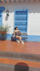 LucianaTomson Walk through Medellin ✨️ Pic 4