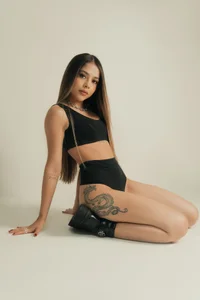 AmyDavis_ SKINNNY GIRL Pic 5