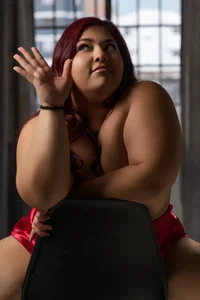 kendra_lil_evill Christmas has arrived but I'm half grinch 🤌🏻 Pic 5