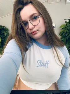 MagicPeachh_ Only between us Immagine  3