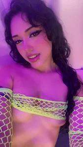 zarahfoster Sexy green 💚 Foto