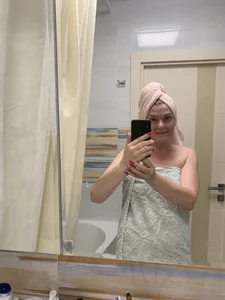 sabrinamacmarren I am after the shower 사진