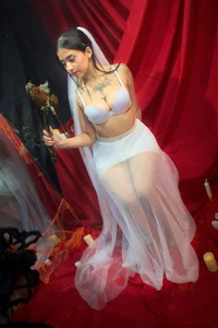 _lya_white HALLOWEEN😈🎀 Pic