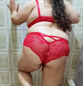 valerystyle How does red look on me? Pic