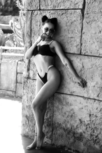 MiaGoldX Bound for your pleasure Pic 9