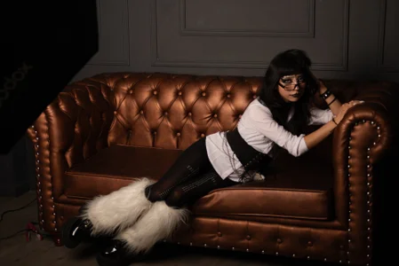 KiomyVamp Dark Sofa Pic 4