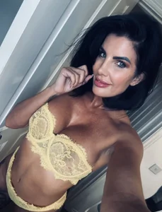 RosieBrooks Public зображення 2