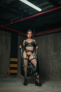 Make my look tell you everything. od MorganHicks  3 snímek