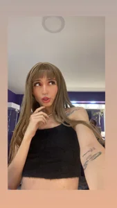 Aniie_Doll Public Foto 4