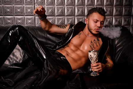 MasterDevil112s fancy guy ;) sexfoto 1