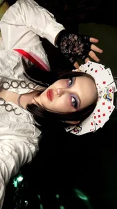 Vilvet_Mistress Public Kuva