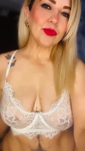 MILF in Luxury 👠 Glam & Desire 💋 de Azaahara_  6 Imagens