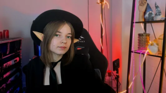 TinaDavil business elf 圖片