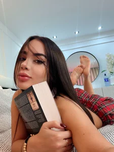 MaddyMay_ Help me with my homework📔✏️ รูป  2