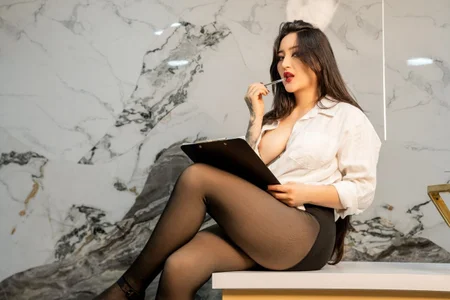 My agenda includes sins. de Charlotte_Germanotta_  photos