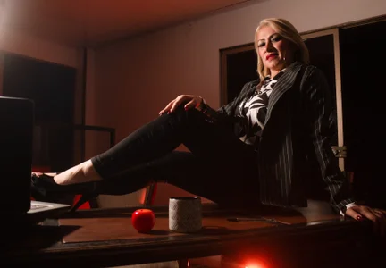 MissEscarlethのFavorite Secretaryの枚の写真