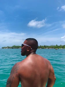 benjamincol: TRAVELING ( 2 фото)