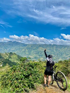 LAPOTRA_04: Mi Cola ( 5 фото)