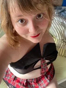 DeutscheAnna Public Pic 2