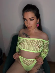 Your_pleasuree Glamour Pic 7