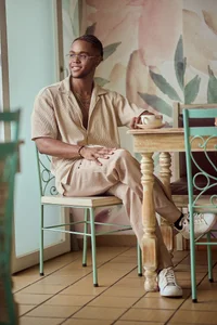 AdonisKnight kullanıcısının At coffe shop albümü -  3 fotoğraf