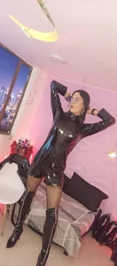 NicolleDiamonds_cg 😏Tell me you're alone... and I'll come with all my intentions😏 Pic 2